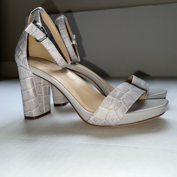 Naturalizer Joy ankle strap sandals. New . Size 8W - Picture 1 of 7